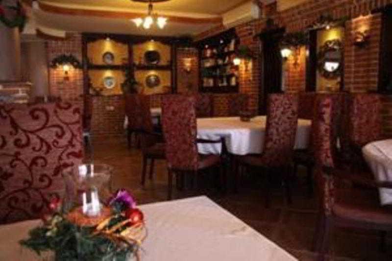 Hotel Sumski Feneri Manastır Restoran fotoğraf